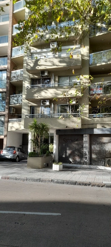 Imagen 2 de 11 de Pocitos Av Brasil 2420 Piso 8 Garantía Solo Anda