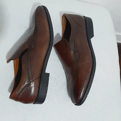 Zapatos Clarks De Cuero Talle 42 (Usado)
