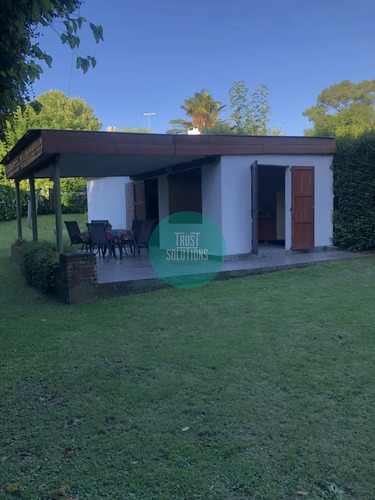 Casa Estilo Casco Antiguo De 2 Plantas Completamente Reciclada Conservando Su Estilo Original, Con Una Moderna Barbacoa Nueva.