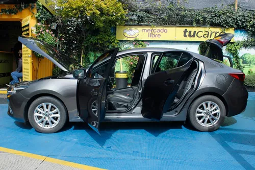 Mazda 3 2.0 Touring