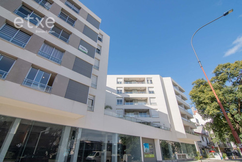 Apartamento En Alquiler De 2 Dormitorios En La Comercial