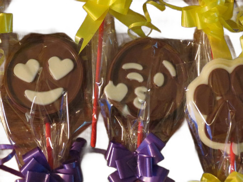 Chupetines Emojis De Chocolate Por 12 Unidades