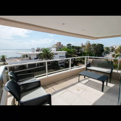 Apartamento De 3 Dormitorios En Zona Puerto, Punta Del Este