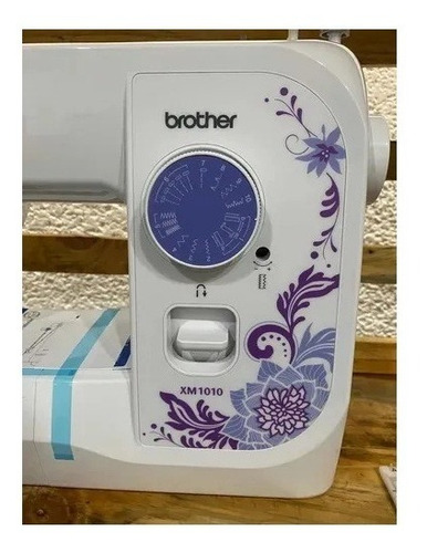 Imagen 4 de 4 de Maquina De Coser Brother Xm 1010 10 Puntadas
