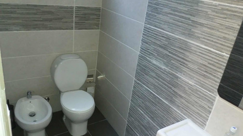 Imagen 9 de 20 de Se Vende Casa En Edificio De Época Reformado, Muy Seguro!