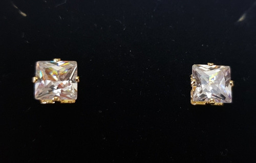 Arete Circon Cuadrado. Oro Laminado