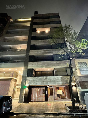 Venta De 2 Ambientes Al Frente Con Balcon En Palermo