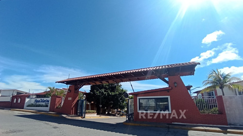 Imagen 3 de 28 de Re/max 2mil Alquila Townhouse En Urb. Paraiso Ii, Agua Marina Coutry Club