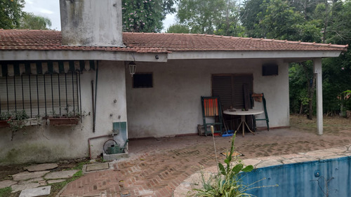 Casa Sobre Lote Propio Con Jardin Y Pileta A Refaccionar