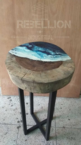 Mesa Auxiliar De Parota Con Resina Epoxi Estilo Ocean