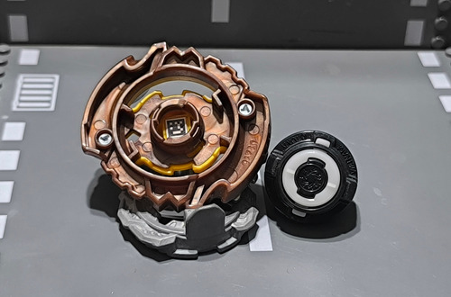Beyblade Burst Turbo Sling Shock (Usado)