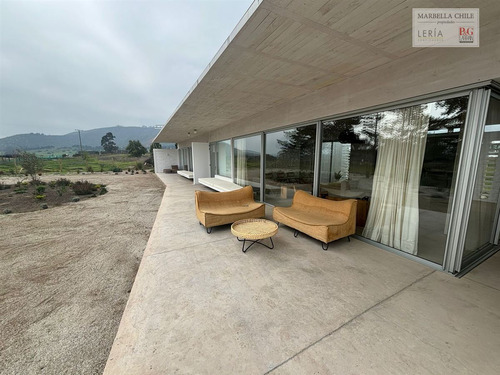 Casa En Arriendo De 4 Dorm. En Marbella
