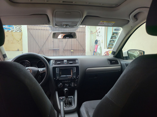 Volkswagen Jetta 2.5 Trendline Tiptronic At