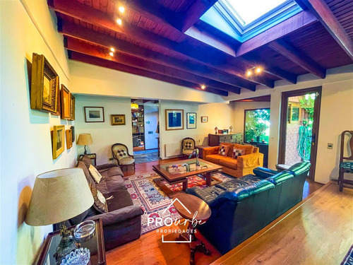 Venta Casa,los Dominicos Las Condes, 4 Dormitorios, Piscina.