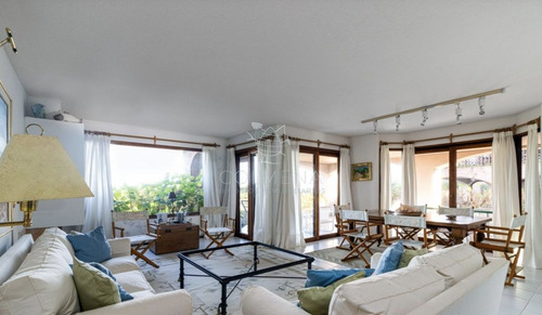 Imagen 6 de 30 de Muy Buen Apartamento En Manantiales Ubicado Frente A La Playa.