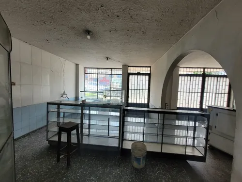 Arriendo 2 Locales Comerciales Paipa Boy Av Libertadores Acreditados