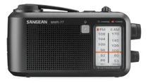Comprar Radio Analógica Portátil Parlante Dinamo con Manija Am Fm Sangean Mmr77 A Pilas Y Recargable - Negro