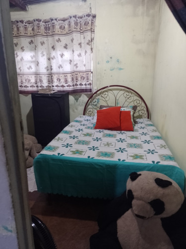 Vendo Casa Em Itaguaí, Na Amendoeira, Parte De Cima.