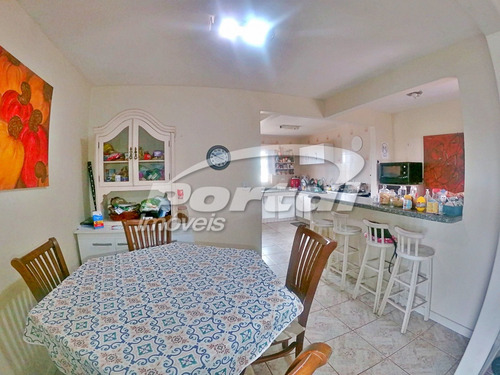 Chalé Com 4 Quartos, Sendo 2 Suítes, No Bairro Nossa Senhora Da Paz Em Bal. Piçarras. (cód. 10465) - 35710465v