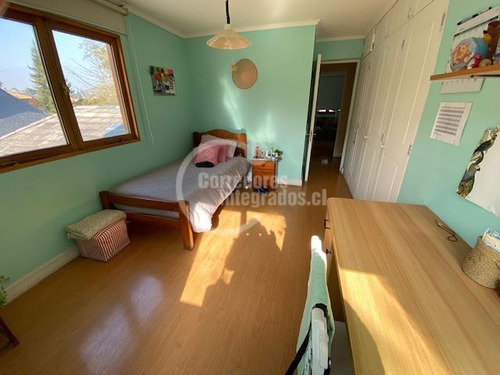 Casa En Venta De 6 Dorm. En Lo Barnechea