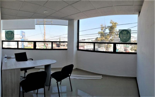 Oficina Amueblada En Planta Alta En Renta En Loma Linda, Querétaro, Querétaro.
