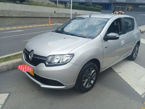 Sandero Expressión Familiar. Nunca Usado En Plataformas