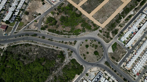 En Venta Terreno Comercial En Piedra Norte Caucel