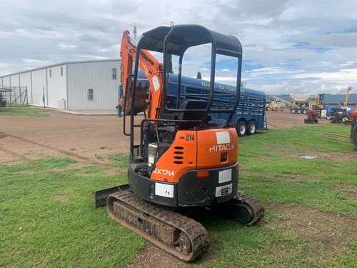 Imagen 3 de 10 de Miniexcavadora Hitachi Ex17u