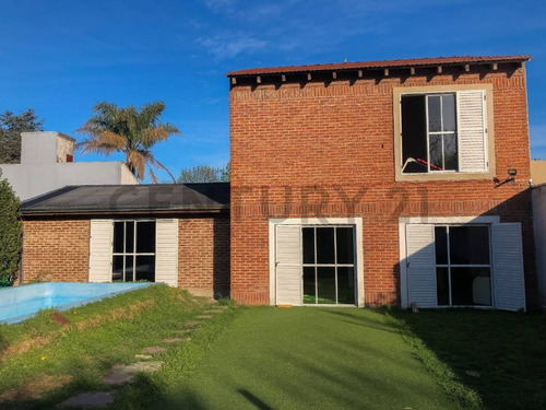 524 Entre 14 Y 15, Casa En Venta, Tolosa La Plata.