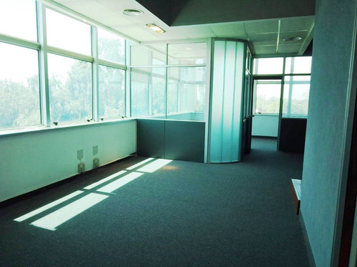 Pilar / Excelente Oficina / 90m2