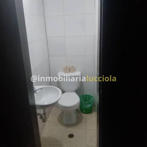 Fondo De Comercio En Venta, Catia La Mar, Ref 484
