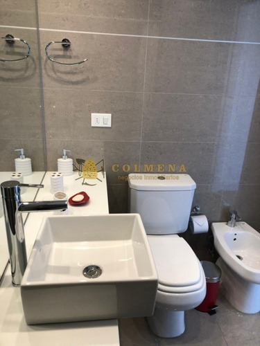 Apartamento Muy Cerca De La Peninsula Y De La Playa, Cuenta Con 2 Dormitorios, 2 Baños, Living-comedor, Cocina , Terraza Y Garaje.- Ref: 1910