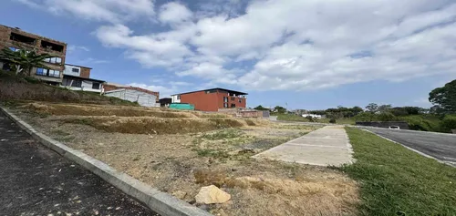 Lote Medianero En Via Altagracia/pereira (279060668).