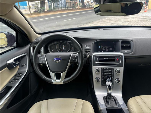 Volvo S60 2.0 t4 Momentum Gasolina 4p Automático