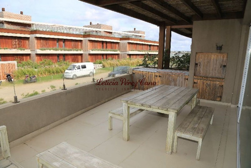 Imagen 4 de 9 de Venta Apartamento Al Frente En Edificio De La Ruta Al Mar La Barra
