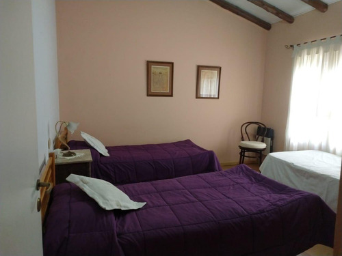 Casa En Venta - 5 Dormitorios 3 Baños - Cocheras - 30.780mts2 - Rama Caída, San Rafael