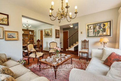 Casa En Venta En Ñuñoa! Impecable, Lista Para Vivi...