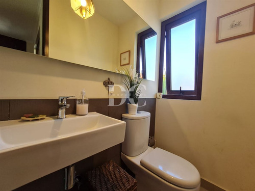 Casa En Venta De 3 Dorm. En Colina Piedra Roja Chicureo