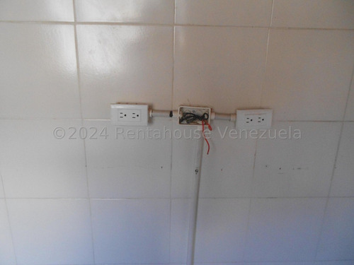 Alquiler De Casa Para Uso Comercial En El Hatillo Cl Mls-25-7804