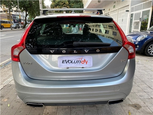 Volvo V60 2.0 T5 Momentum Turbo Gasolina 4p Automático