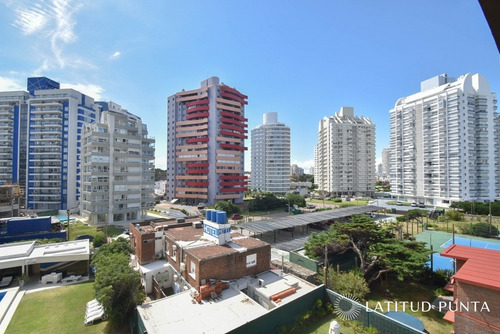 Apartamento En Brava- Ref: 21