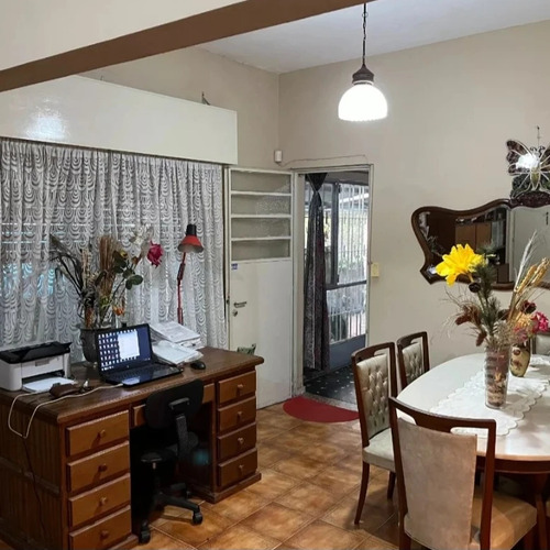 Vendo 2 Casas En Un Padrón De 400m2, Al Frente Jardín, En Una Planta 5 Dorm, 3 Baños, Entrada Para Autos 5. Malvin Sur Usd 280.000 Dolares