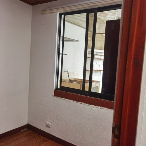 Se Alquila Casa De Habitación