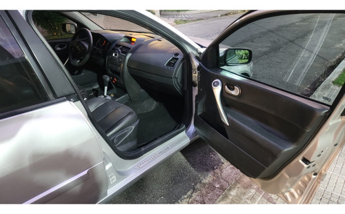 Renault Megane 2.0 DYNAMIQUE SEDAN 16V GASOLINA 4P AUTOMÁTICO