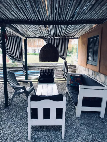Chalet De 2 Plantas En Manantiales A Pasos De La Playa