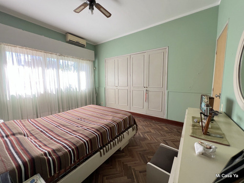 Venta De Gran Casa Padrón Único En San Ramón, Sobre Avenida Principal, Con Piscina, Garage Para 3 Vehículos, 4 Dormitorios, 2 Baños, Barbacoa, Quincho, Ideal Familia Numerosa, Empresa O Clínica, Divin