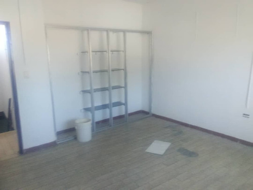 Imagen 4 de 8 de Galpon En Aqluiler, Barrio Sucre, Barcelona