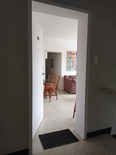 Imagen 7 de 11 de Confortable Apartamento En Alquiler