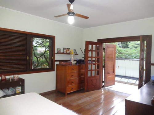 Casa Com 3 Dormitórios E 3 Vagas De Garagem - Paraíso. - Ca1180