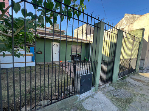 Casa De 5 Amb Venta En Leon Ortiz De Rozas 3767  (remedios De Escalada)